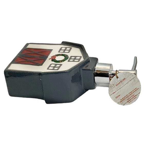 Christmas Soap Lotion Dispenser Barn Wreath Ceramic Hand Painted Grey Red White - Picture 7 of 16